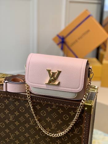 Louis Vuitton Lockme Tender Pink Leather size 19 x 13 x 8 cm