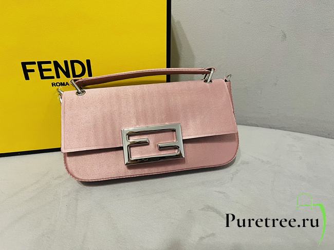 Fendi Baguette Phone Pouch Pink size 19 x 14 x 4 cm - 1