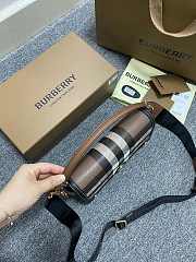 Burberry Check and Leather Top Handle Note Bag Dark Birch Brown 24x8x14 cm - 5