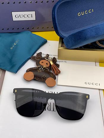 Gucci Sunglasses G075