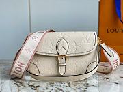 LV Diane Cream Supple Grained Leather M46388 size 25x9x15 cm - 1