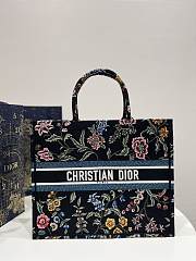 Dior Large Book Tote Black Multicolor Dior Petites Fleurs Embroidery - 1