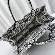 Dior Large Book Tote White and Black Plan de Paris Embroidery 41.5x32x5 cm - 2
