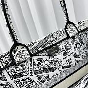 Dior Large Book Tote White and Black Plan de Paris Embroidery 41.5x32x5 cm - 4