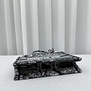 Dior Medium Book Tote Black and White Plan de Paris Embroidery 37x28x16 cm - 6