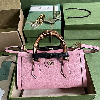 Gucci Diana Small Shoulder Bag Pink Leather 735153 size 27x15.5x11 cm