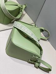 Loewe Mini Hammock Bag Light Green In Classic Calfskin 20.2x17x20 cm - 3