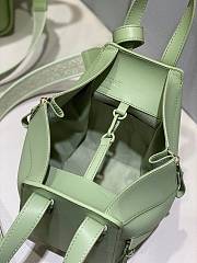 Loewe Mini Hammock Bag Light Green In Classic Calfskin 20.2x17x20 cm - 4