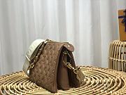 Louis Vuitton Coussin PM Taupe M21263 size 26 x 20 x 12 cm - 4