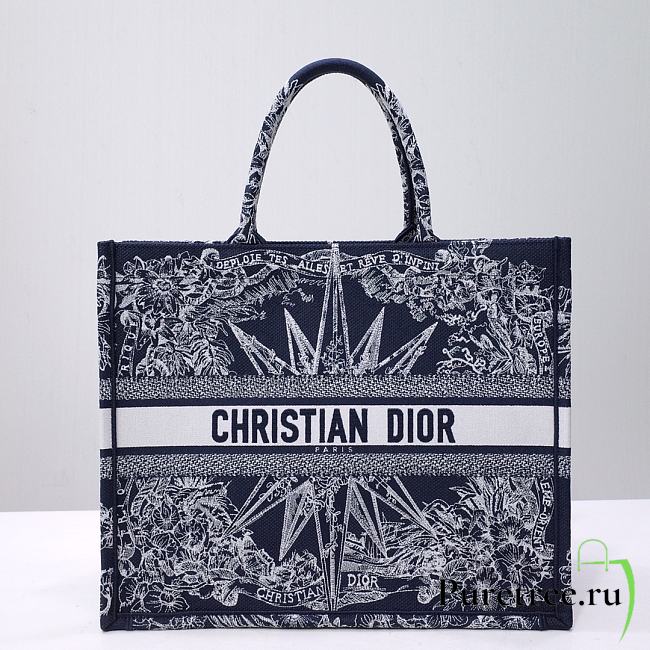 Dior Large Book Tote Dior Rêve d'Infini Embroidery with Navy Blue Metallic - 1