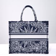 Dior Large Book Tote Dior Rêve d'Infini Embroidery with Navy Blue Metallic - 3