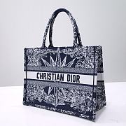 Dior Medium Book Tote Dior Rêve d'Infini Embroidery with Navy Blue Metallic - 4