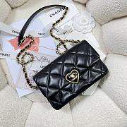 Chanel Small Flap Bag Black Lambskin size 21 x 14 x 7 cm - 5