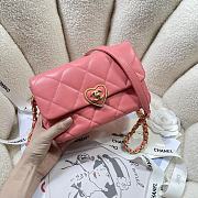 Chanel Small Flap Bag Pink Lambskin size 21 x 14 x 7 cm - 4
