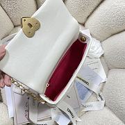 Chanel Small Flap Bag White Lambskin size 21 x 14 x 7 cm - 5