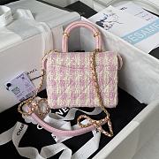 Chanel Small Vanity Case Tweed & Lambskin Pink & Ecru 12.5x15x8 cm - 2