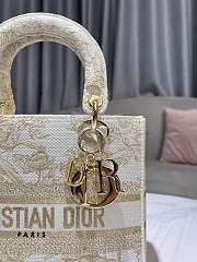 Dior Medium Lady D-Lite Bag Dior Jardin d'Hiver Embroidery with Gold-Tone Metallic Thread - 2