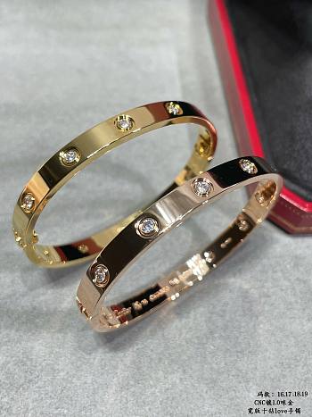 Cartier Love Bracelet, 10 Diamonds 6.1 mm