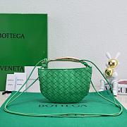 Bottega Veneta Mini Sardine Green size 20 x 12 x 2.5 cm - 1
