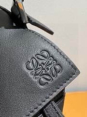 Loewe Puzzle Bag In Classic Calfskin Black 29 x 12 x 19 cm - 2