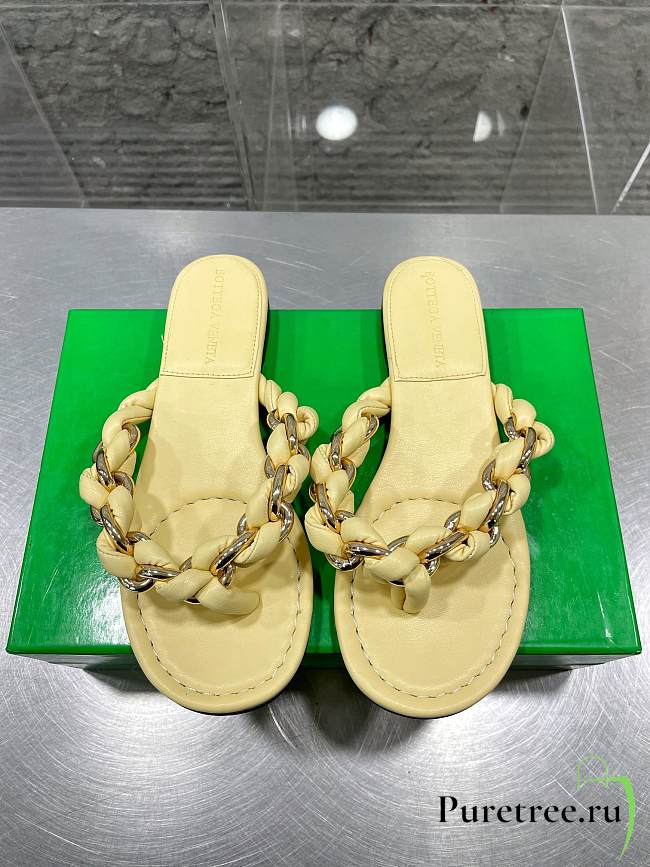 Bottega Veneta Dot Chain-braided Light Yellow Leather Flat Sandals - 1