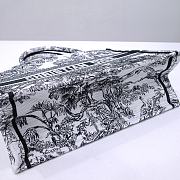 Dior Medium Book Tote White/Black Toile de Jouy Voyage Embroidery 36x28x16cm - 2