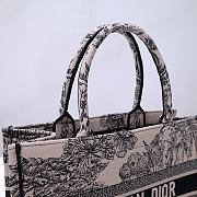 Dior Medium Book Tote Beige Toile de Jouy Voyage Embroidery 36x28x16cm - 4