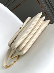Bvlgari Serpenti Reverse Shoulder Bag Ivory size 22.5x15x7 cm - 4