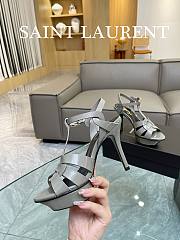 YSL Tribute Platform Sandals In Gray Patent Leather 10,5 cm - 2