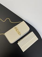 Fendi Graphy Chain Leather Clutch White size 22 x 5 x 11 cm - 2