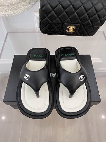 Chanel Leather Flip Flops Black 
