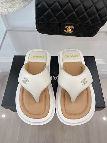 Chanel Leather Flip Flops White