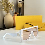 Loewe Sunglasses LW40106U - 2