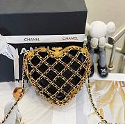 Chanel 23s Heart Minaudiere Lambskin Black Size 12x11x3 cm - 4