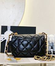 Chanel Small Flap Bag Black Lambskin AS4012 size 21x12x7 cm - 4