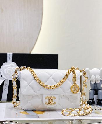 Chanel Small Flap Bag White Lambskin AS4012 size 21x12x7 cm