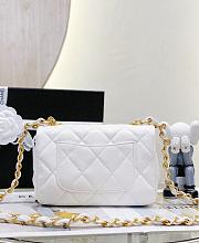 Chanel Small Flap Bag White Lambskin AS4012 size 21x12x7 cm - 4