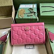 Gucci GG Matelassé Shoulder Bag Pink size 26 x 17.5 x 8 cm - 1