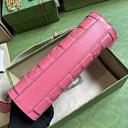 Gucci GG Matelassé Shoulder Bag Pink size 26 x 17.5 x 8 cm - 5