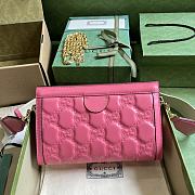 Gucci GG Matelassé Shoulder Bag Pink size 26 x 17.5 x 8 cm - 2