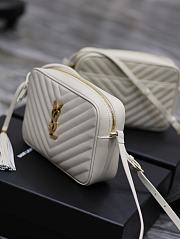 YSL LOU CAMERA BAG IN QUILTED LEATHER WHITE SIZE 23X16X6 CM - 4
