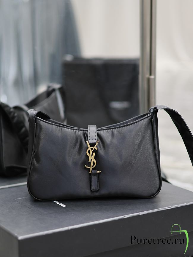 YSL LE À 7 In Black Smooth Leather - 25x15x6 cm - 1
