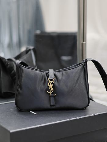 YSL LE À 7 In Black Smooth Leather - 25x15x6 cm
