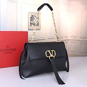 VALENTINO Garavani Vring Leather Handbag In Black - 6