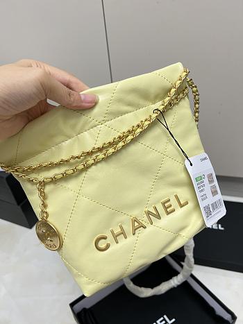 CHANEL|22 Hand Bag In Yellow Gold Hardware Size 20x18x6 cm