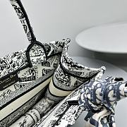DIOR | Large Book Tote Plan de Paris Embroidery Size 37x28x16 cm - 4