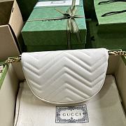 GUCCI | GG Marmont Matelasse Chain Bag White Size 20x14.5x4 cm - 4
