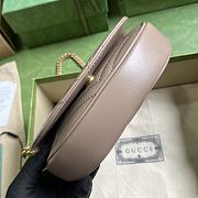 GUCCI | GG Marmont Matelasse Chain Bag Grey Size 20x14.5x4 cm - 6