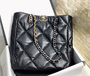 CHANEL | Shopping Bag In Balck Size 37 cm