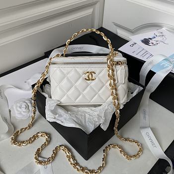 Chanel Small Vanity Case with Chain Pearl Crush White Lambskin Size 17x9.5x8 cm